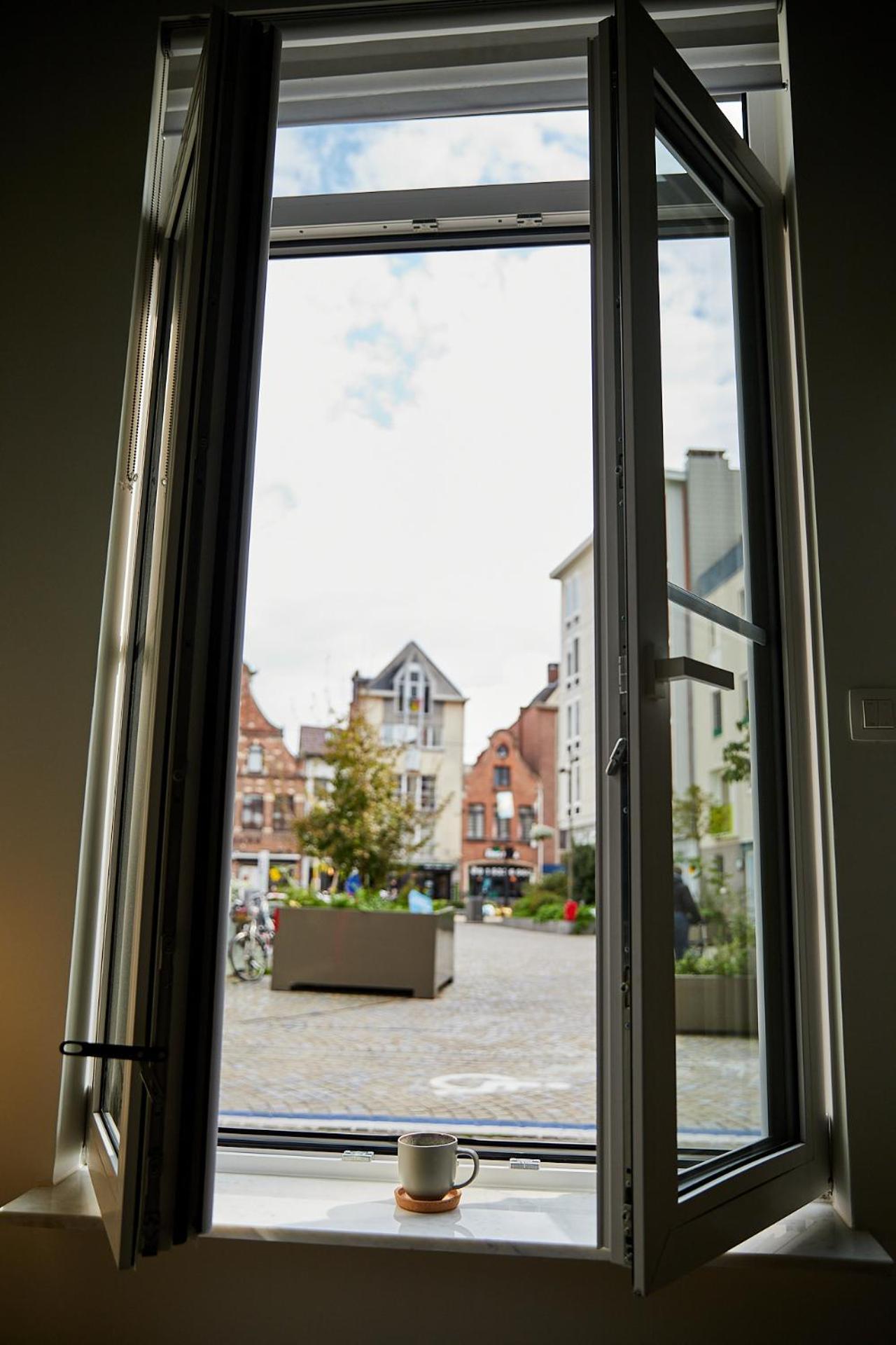 Urban Chic Apartment In The Heart Of Arrondissement di Malines Esterno foto